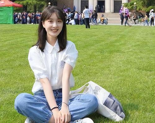 最新爆料女大学生,女大学生神秘事件，真相令人震惊！”  第1张